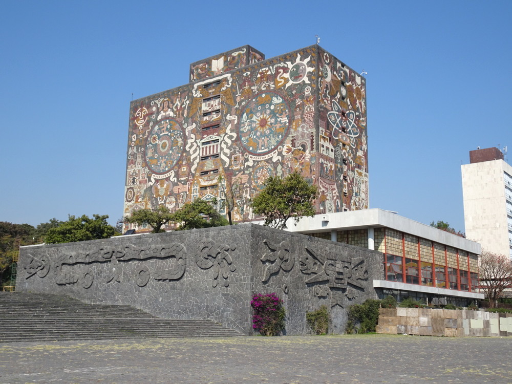 UNAM中央図書館16