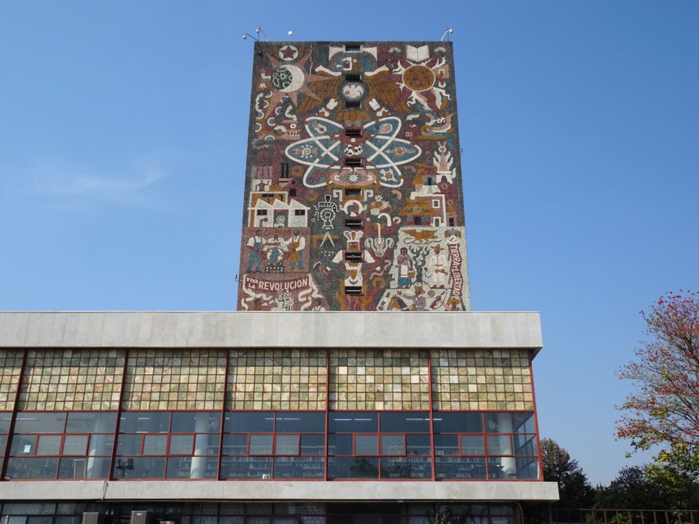 UNAM中央図書館20