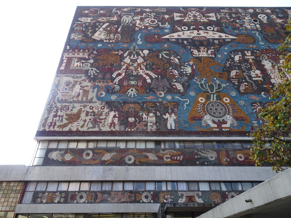 UNAM中央図書館22