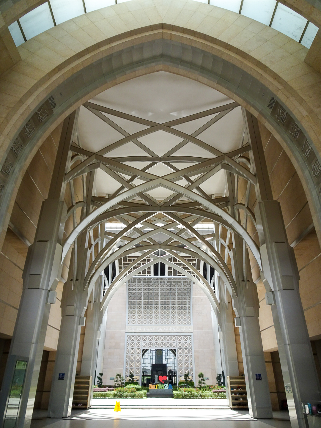 トゥアンク・ミザン・ザイナル・アビディン・モスク_14