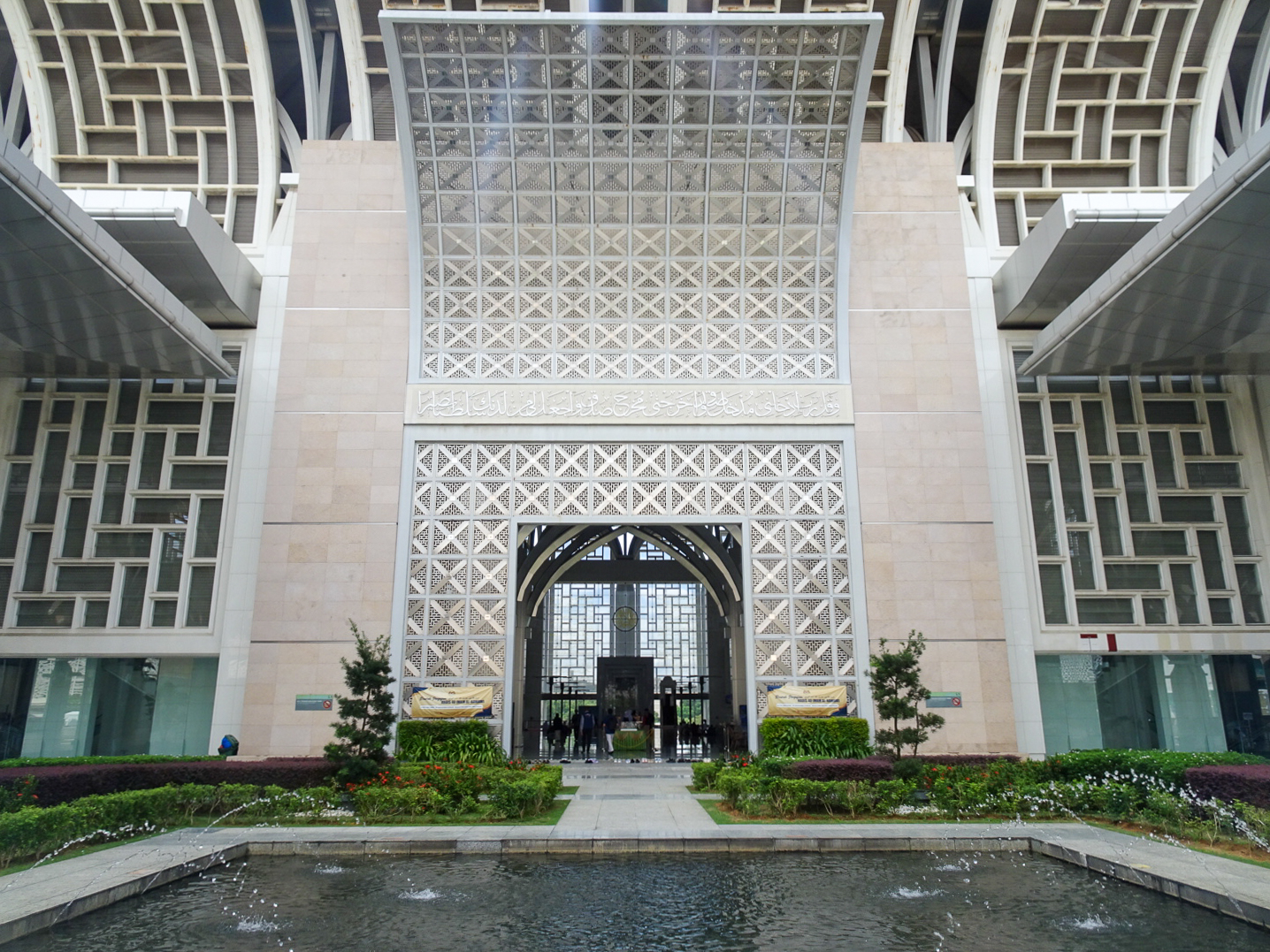 トゥアンク・ミザン・ザイナル・アビディン・モスク_22