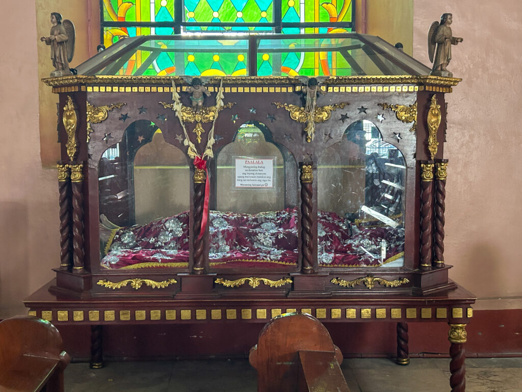 ビノンド教会_58