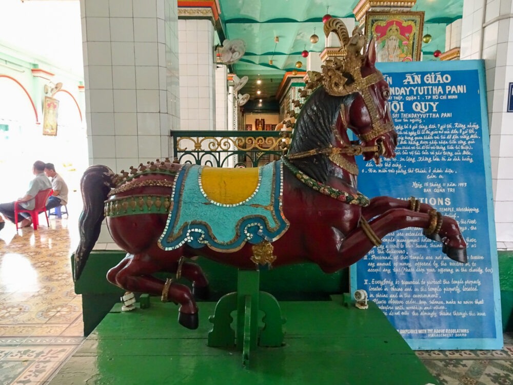 スリ・タンデイ・ユッタ・パニン寺院_16