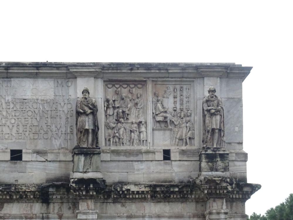 コンスタンティヌスの凱旋門：Arco di Costantino