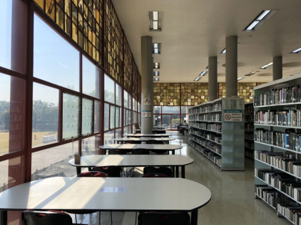 UNAM中央図書館35