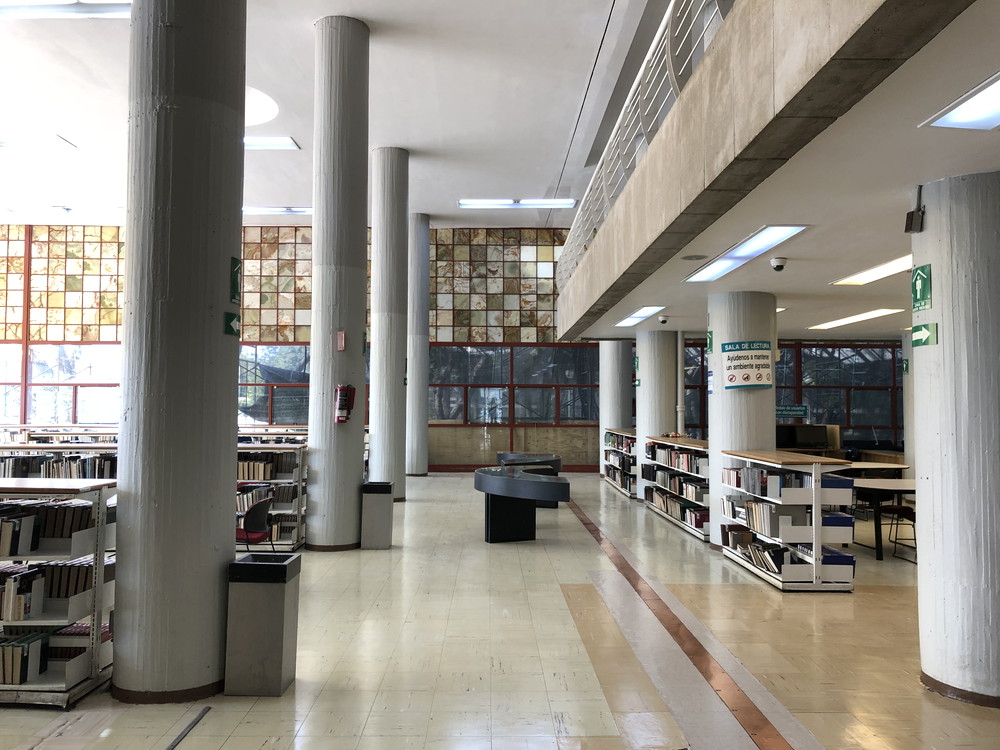 UNAM中央図書館44