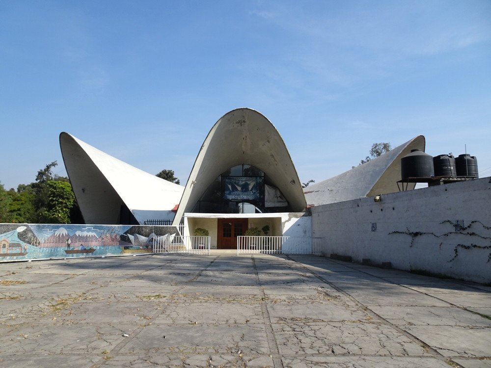 ロス・マナティアレス・レストラン｜メキシコの建築【世界建築巡り】