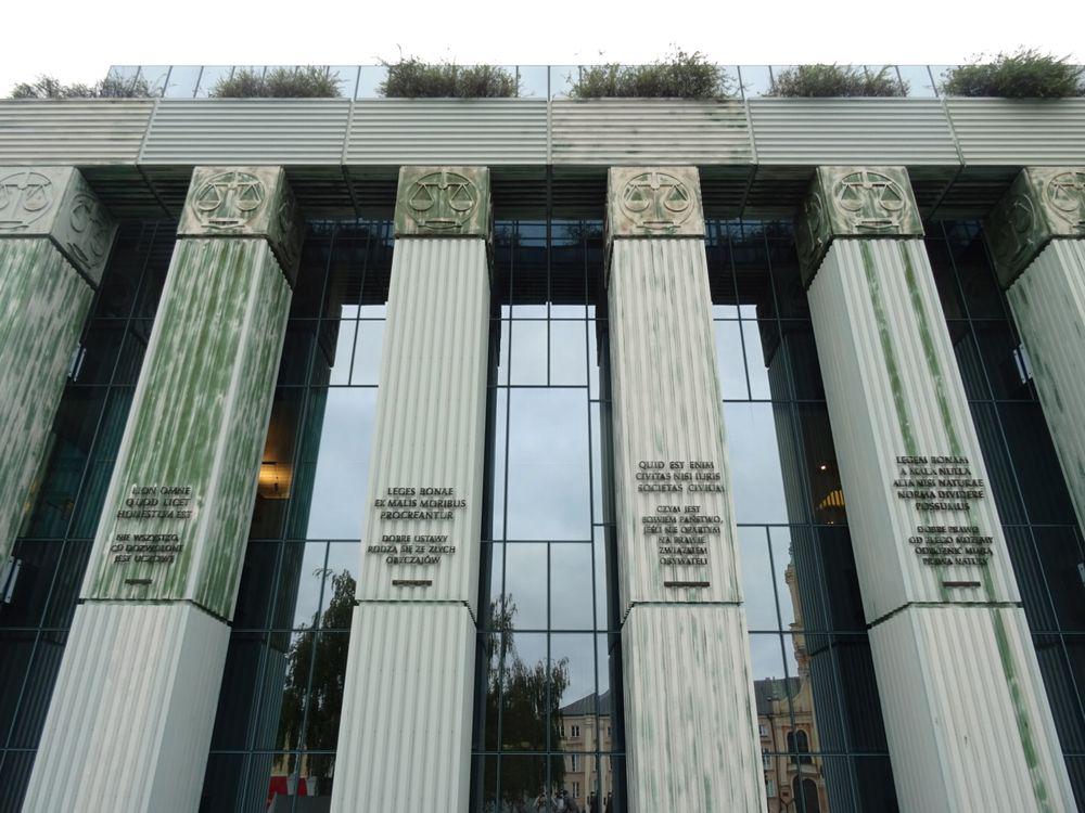 ワルシャワ蜂起記念碑：Warsaw Uprising Monument