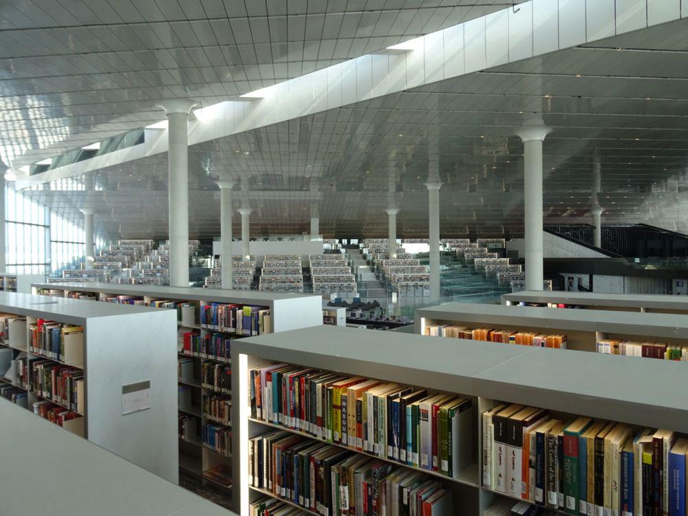 カタール国立図書館36