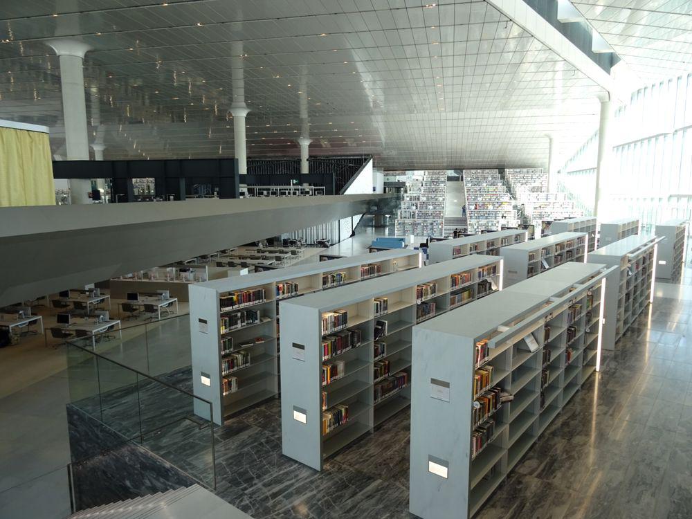 カタール国立図書館66