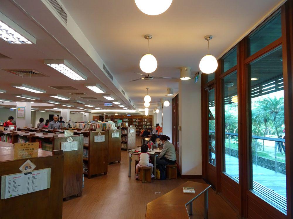 台北市立図書館北投分館32